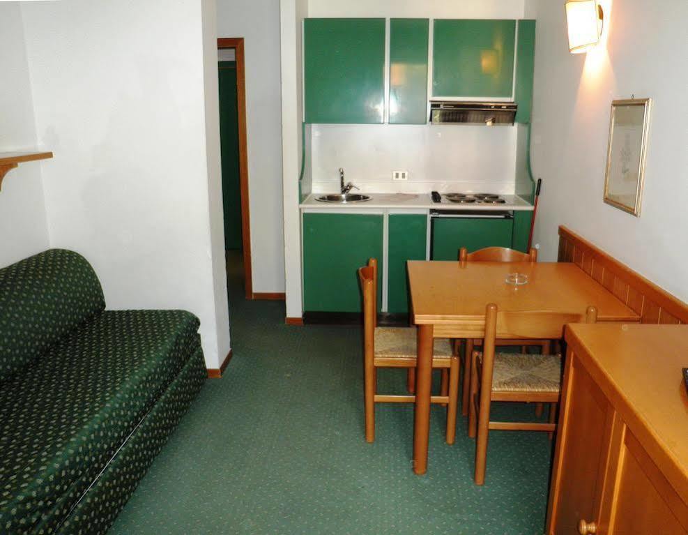 Residence Hotel Sport Campiglio Madonna エクステリア 写真